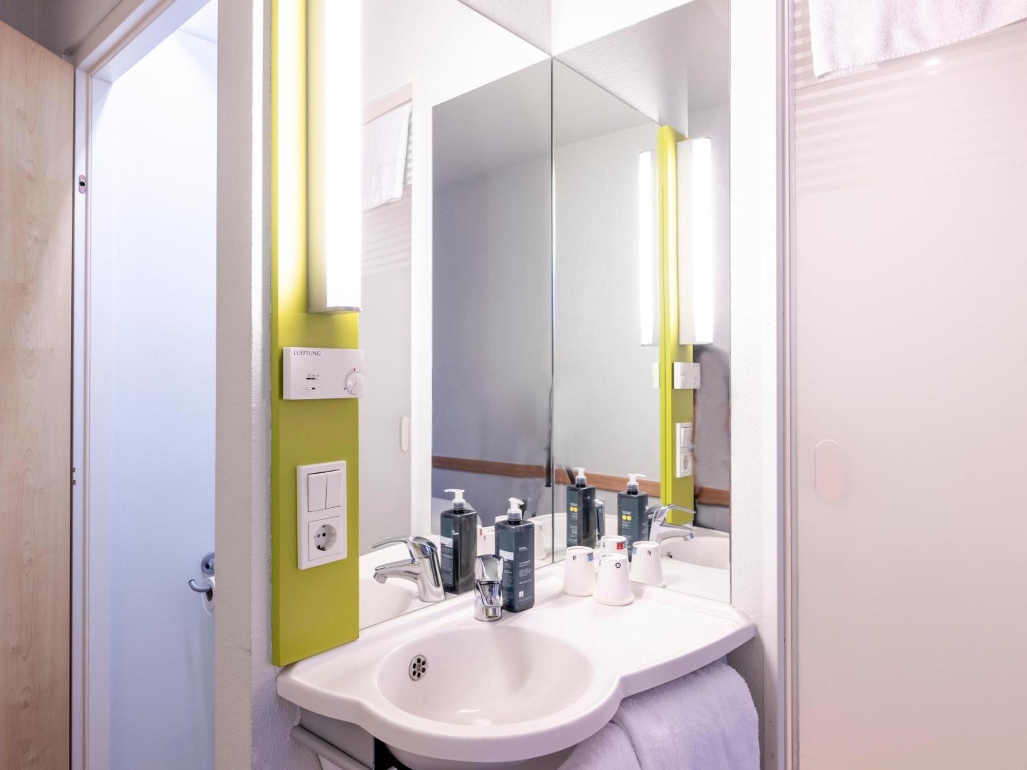 B&B Hotel Kassel-Lohfelden Εξωτερικό φωτογραφία